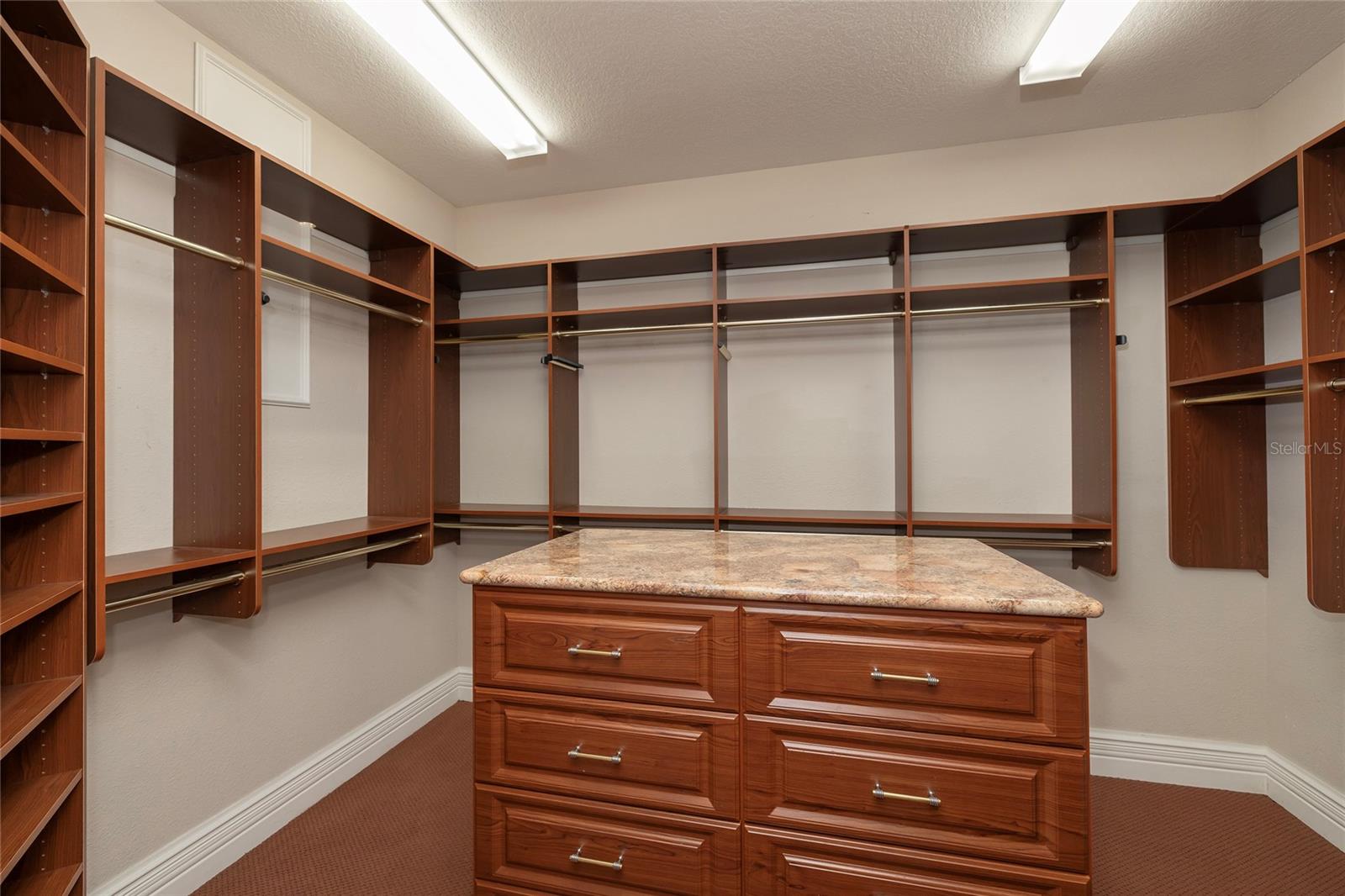550 E EAST LAKE RD N, TARPON SPRINGS, FL, 34688