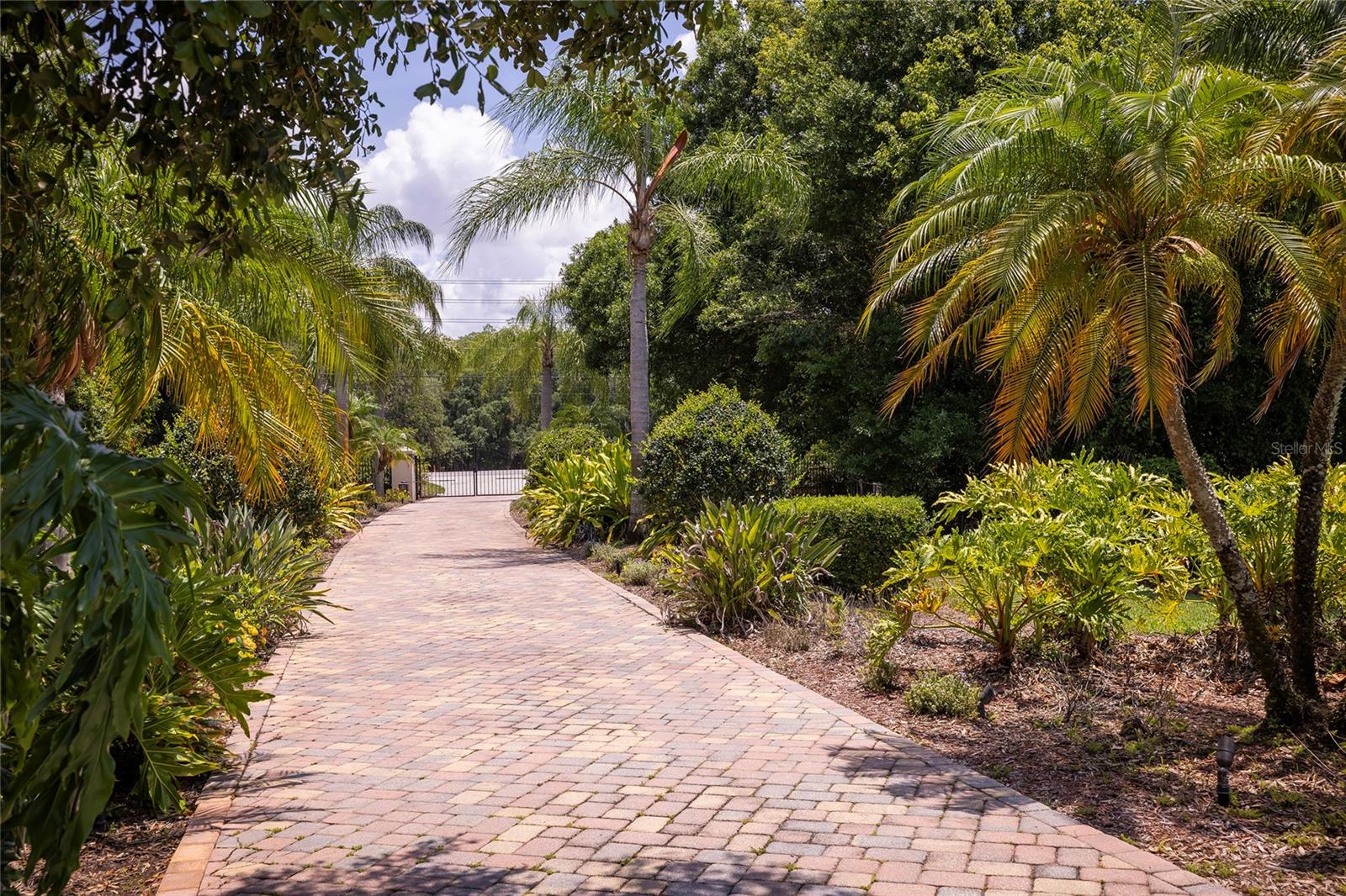 550 E EAST LAKE RD N, TARPON SPRINGS, FL, 34688