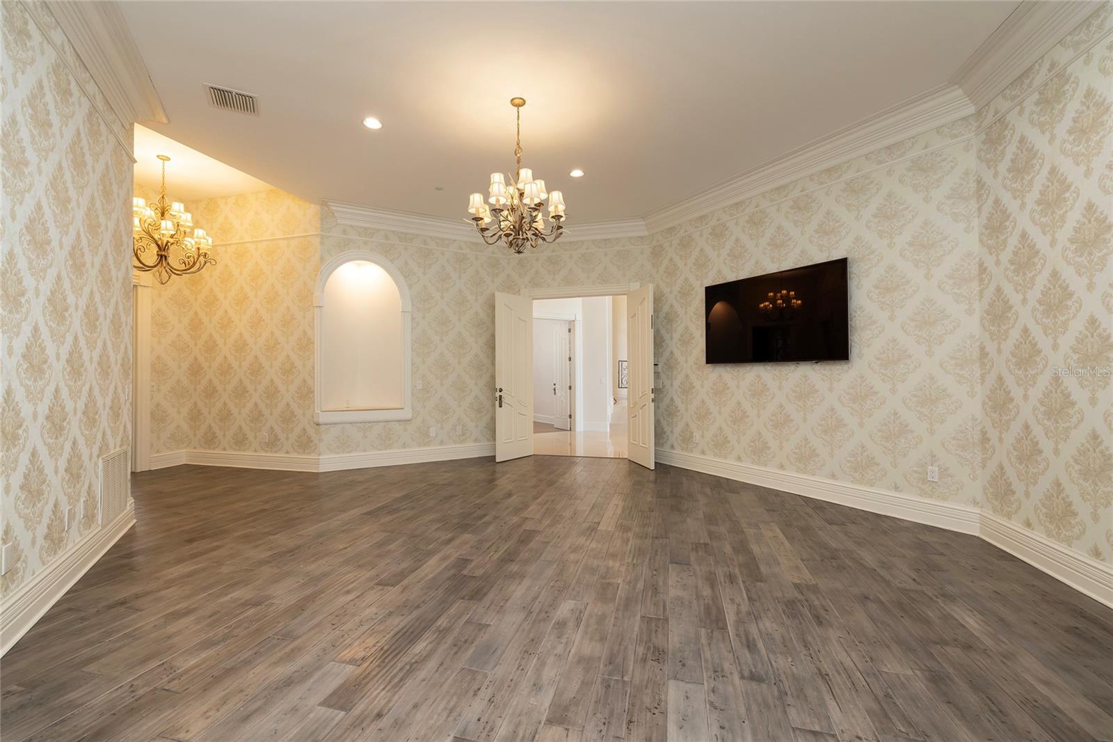 550 E EAST LAKE RD N, TARPON SPRINGS, FL, 34688
