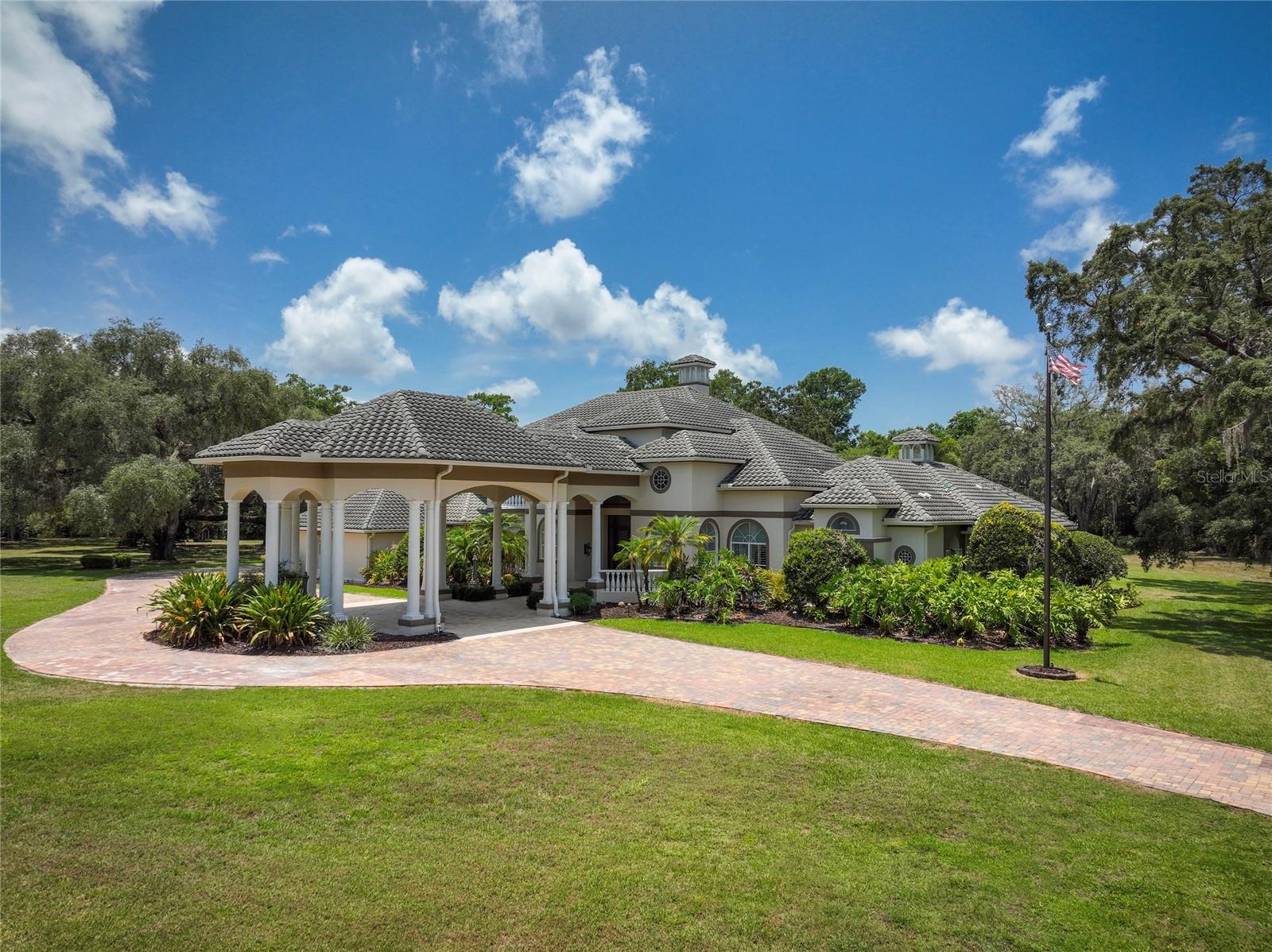 550 E EAST LAKE RD N, TARPON SPRINGS, FL, 34688