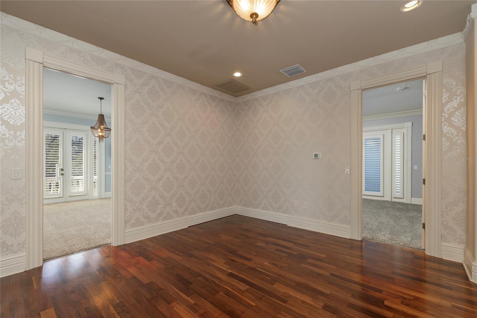 550 E EAST LAKE RD N, TARPON SPRINGS, FL, 34688