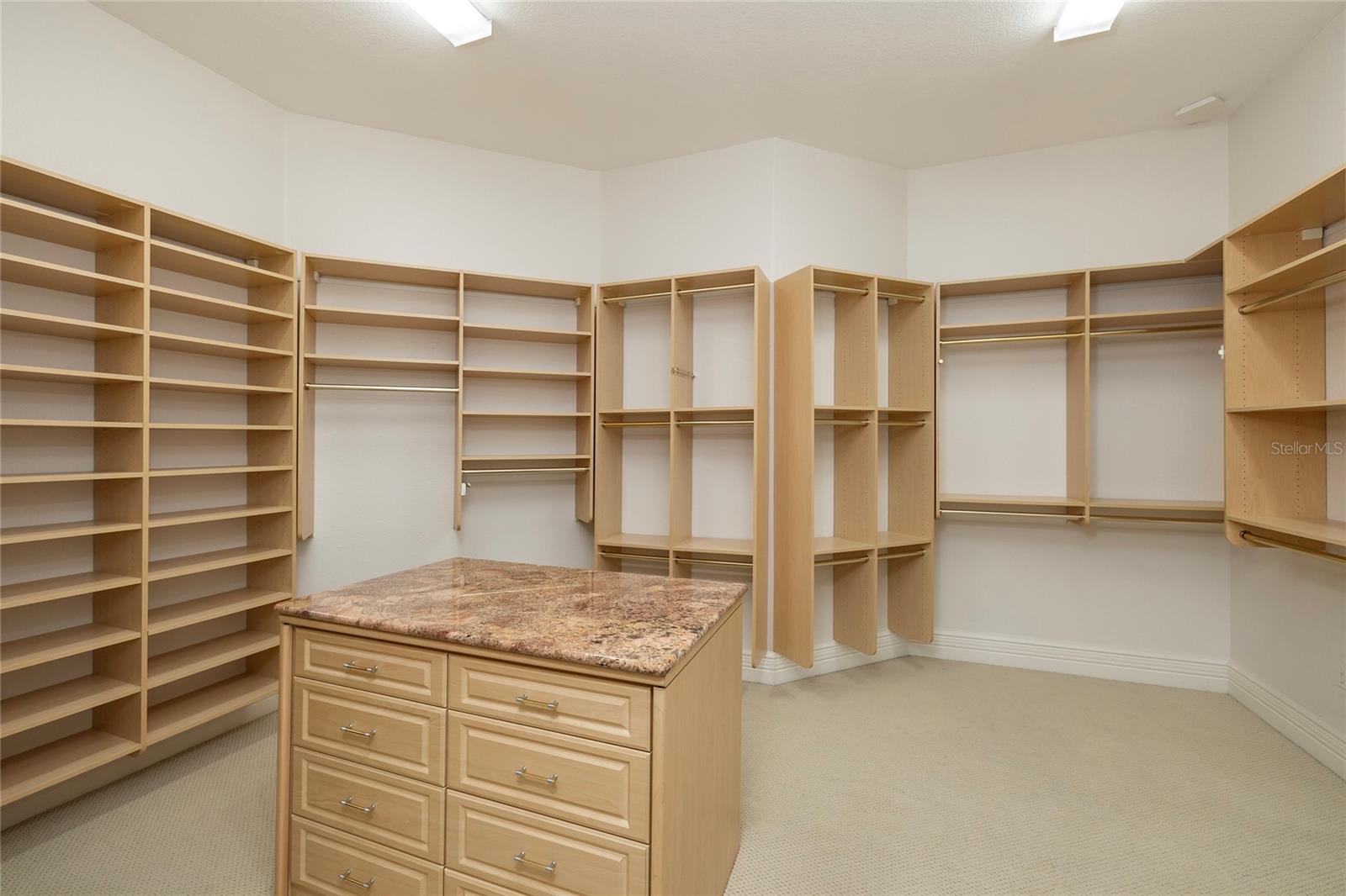 550 E EAST LAKE RD N, TARPON SPRINGS, FL, 34688