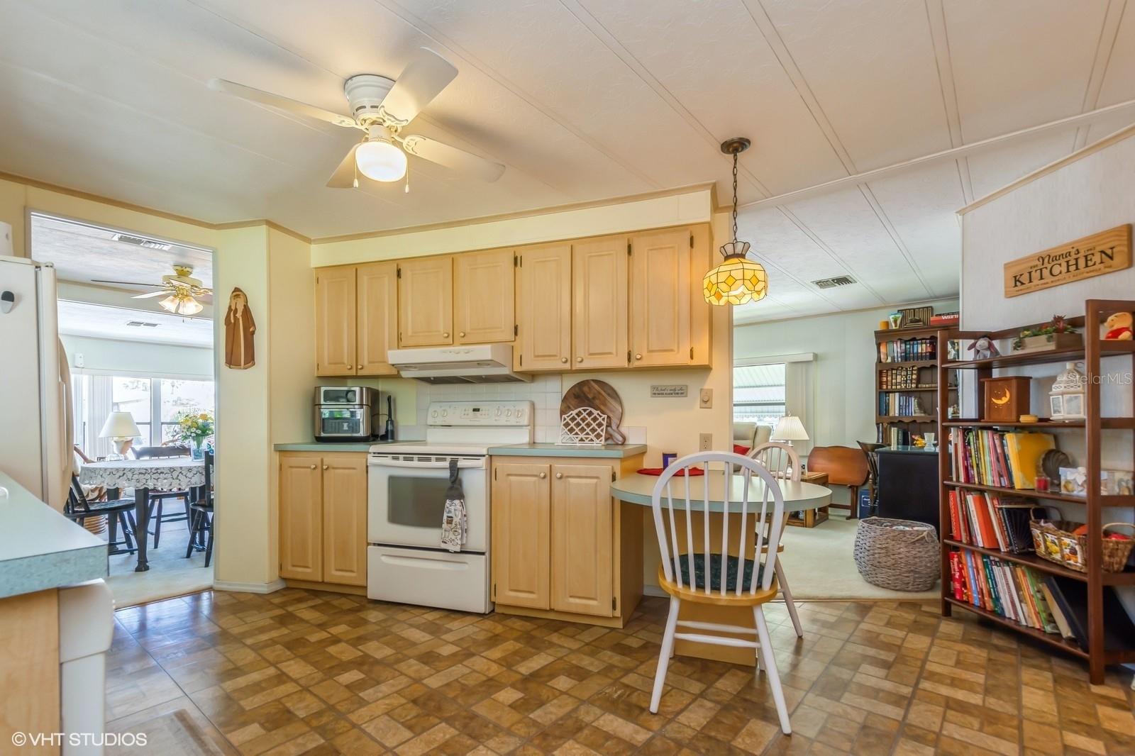 400 BLUE MARLIN DR, OLDSMAR, FL, 34677