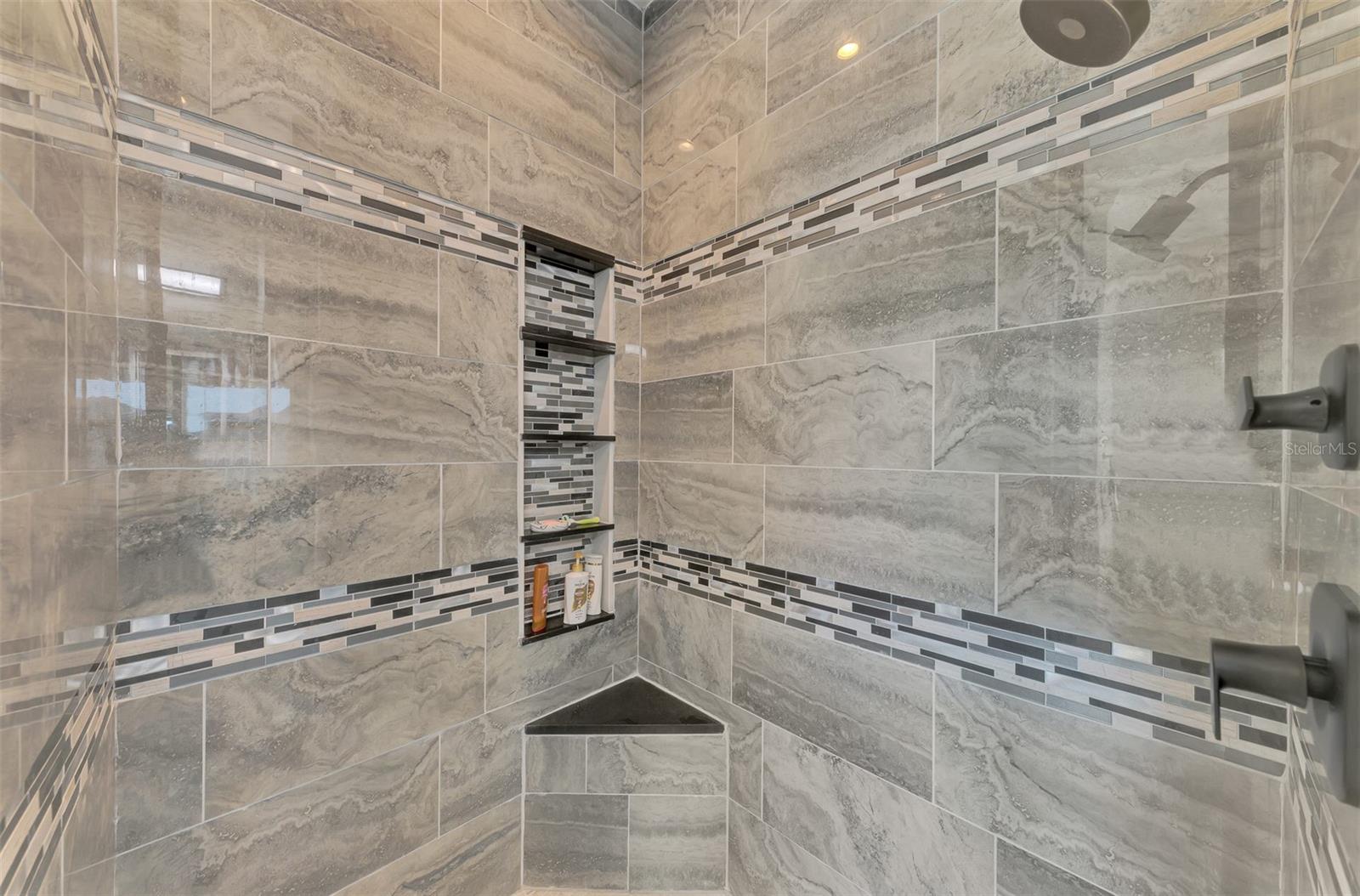 15504 HENNIPEN CIR, PORT CHARLOTTE, FL, 33981