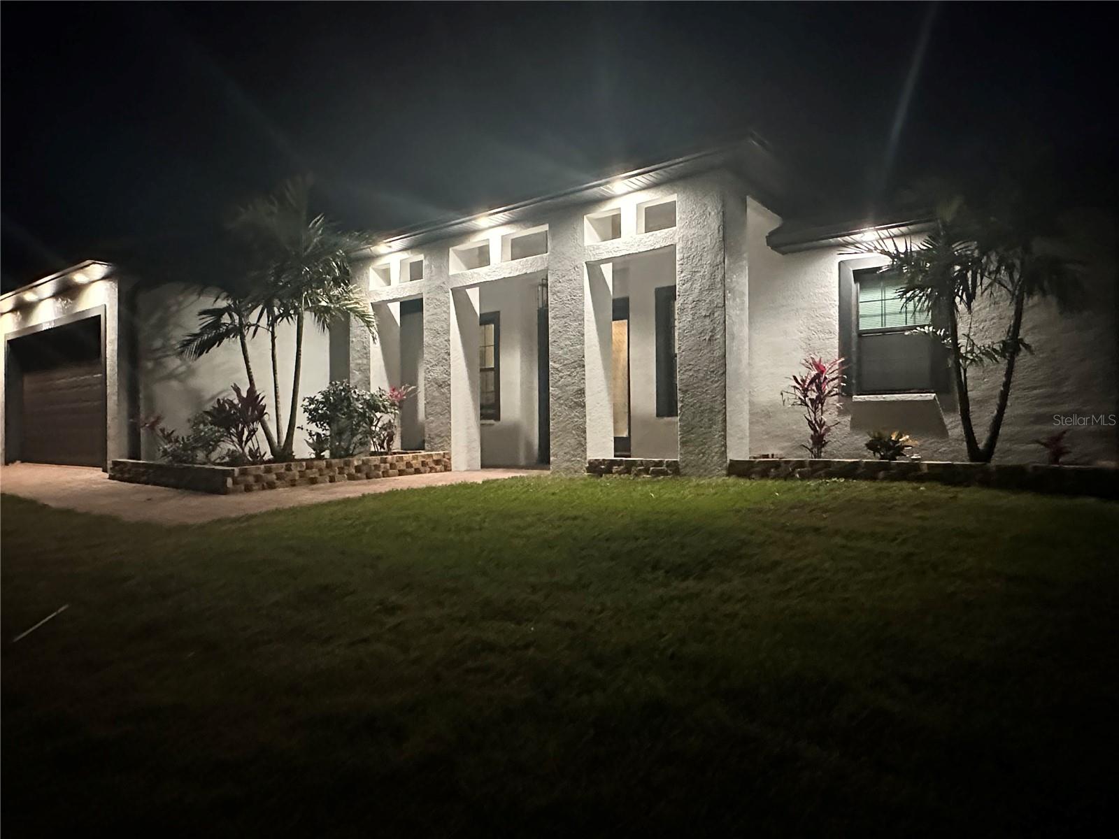 15504 HENNIPEN CIR, PORT CHARLOTTE, FL, 33981