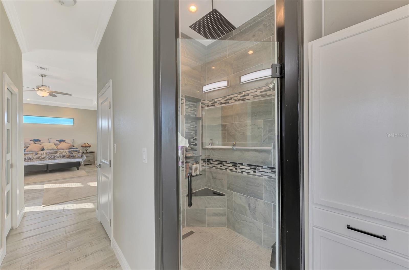 15504 HENNIPEN CIR, PORT CHARLOTTE, FL, 33981