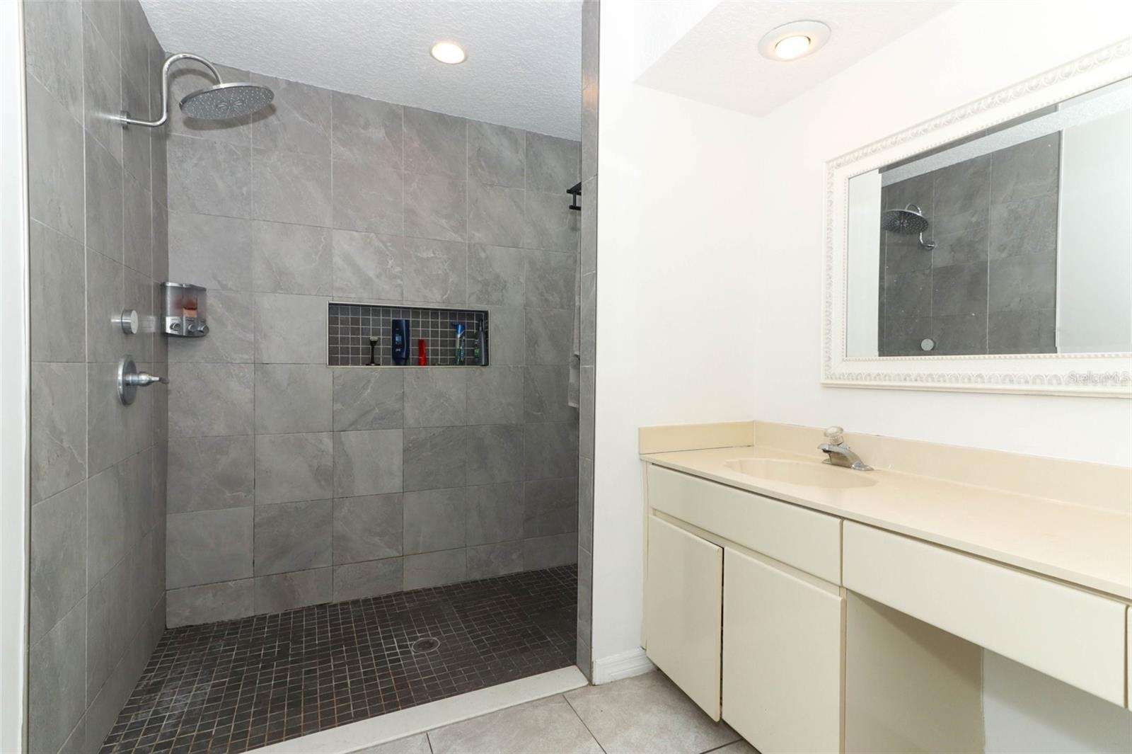 7308 PINEMOUNT DR, ORLANDO, FL, 32819