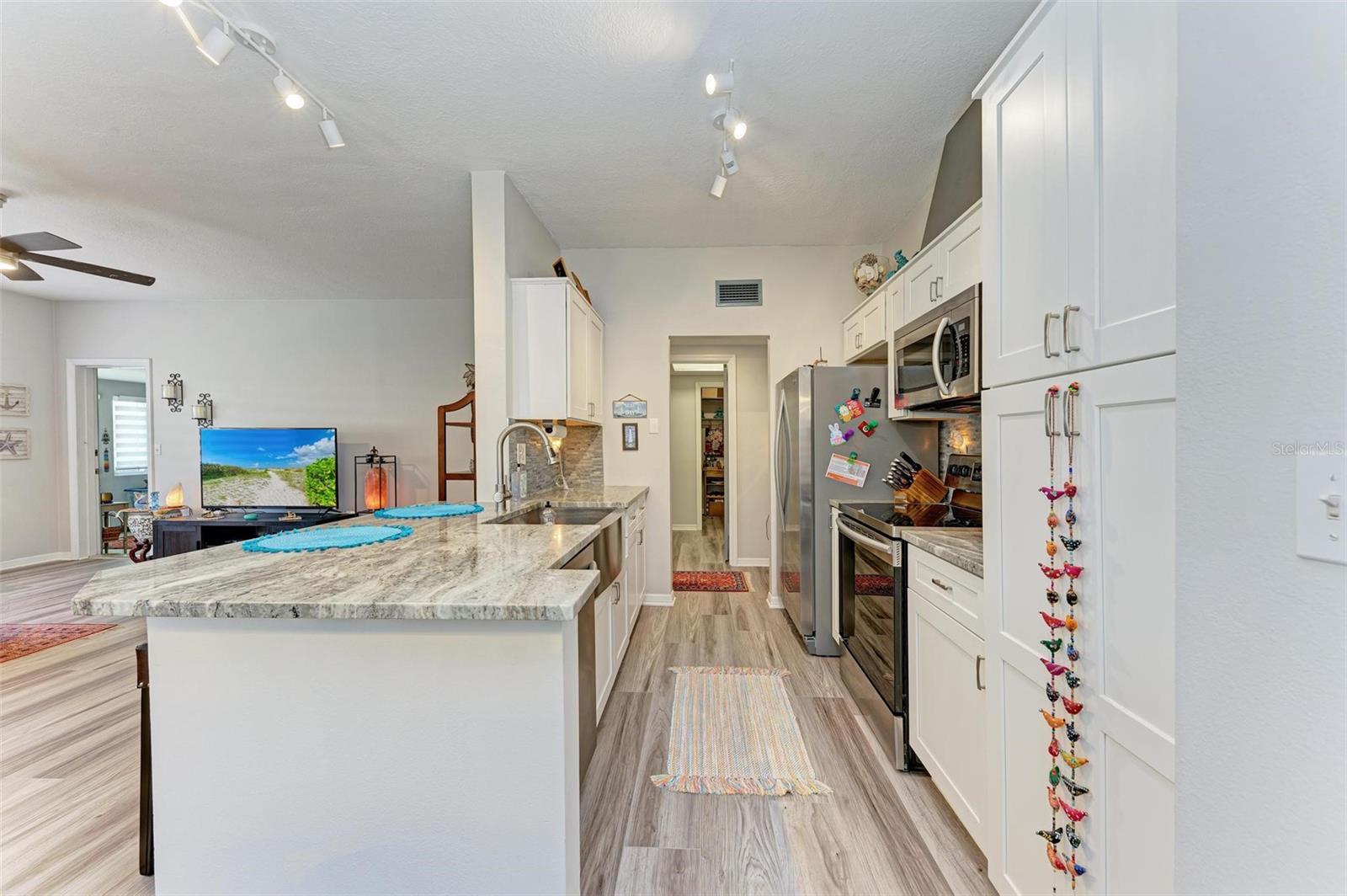 5923 TIDEWOOD AVE #6, SARASOTA, FL, 34231