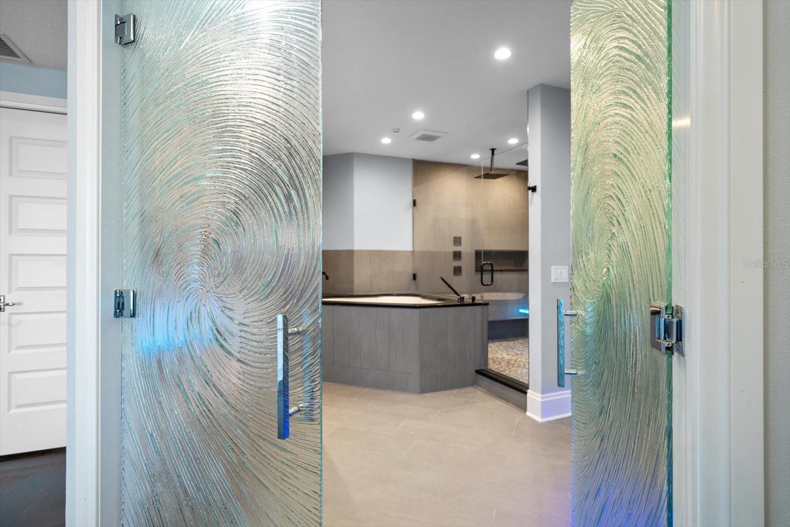 U8243966 Property Photo