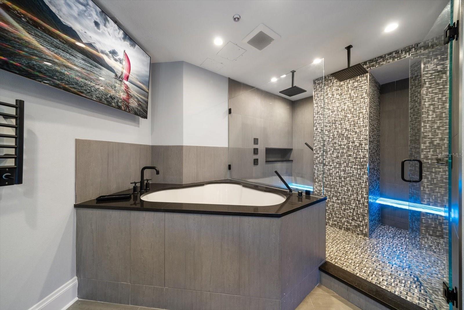 U8243966 Property Photo