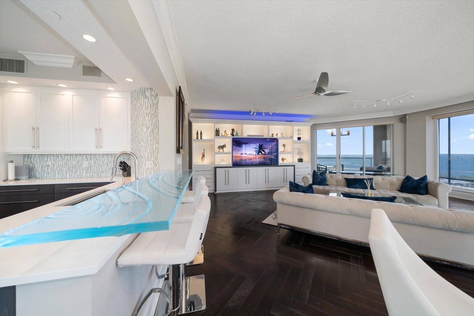 U8243966 Property Photo