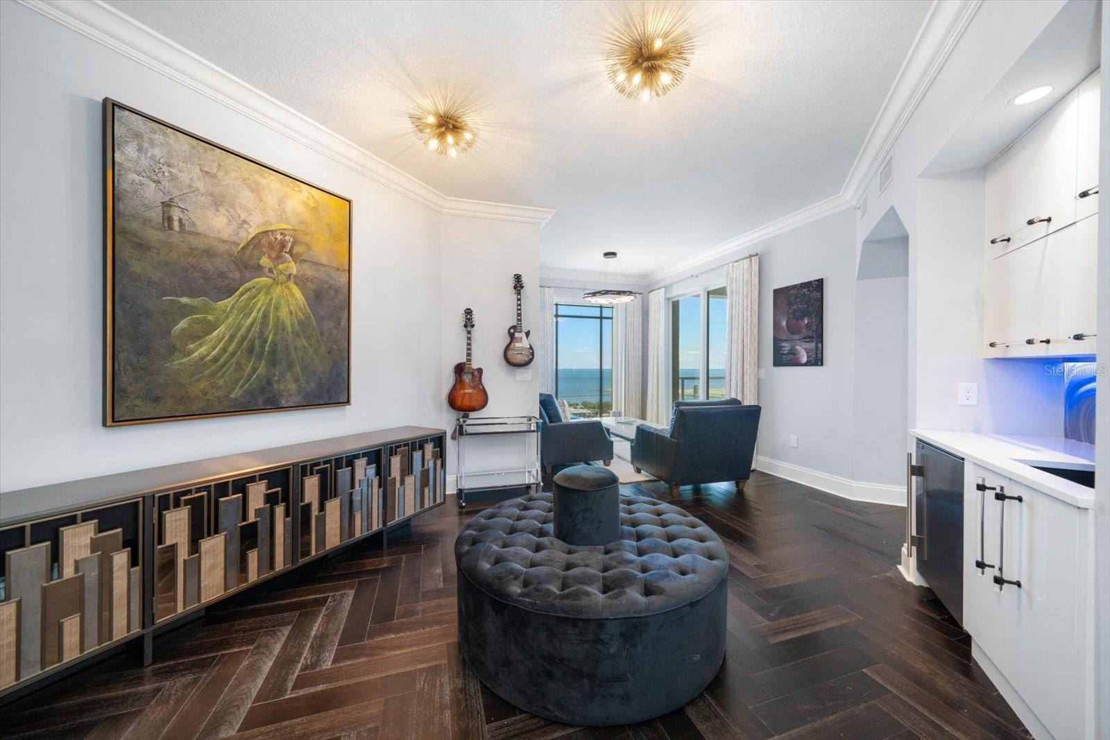 U8243966 Property Photo