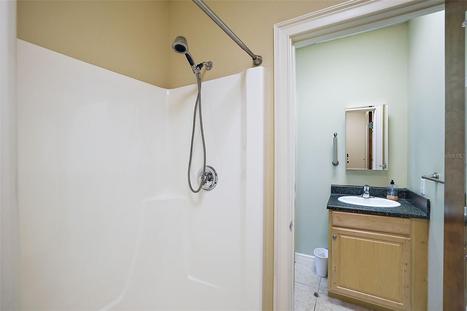 3651 LAKE CENTER DR, MOUNT DORA, FL, 32757