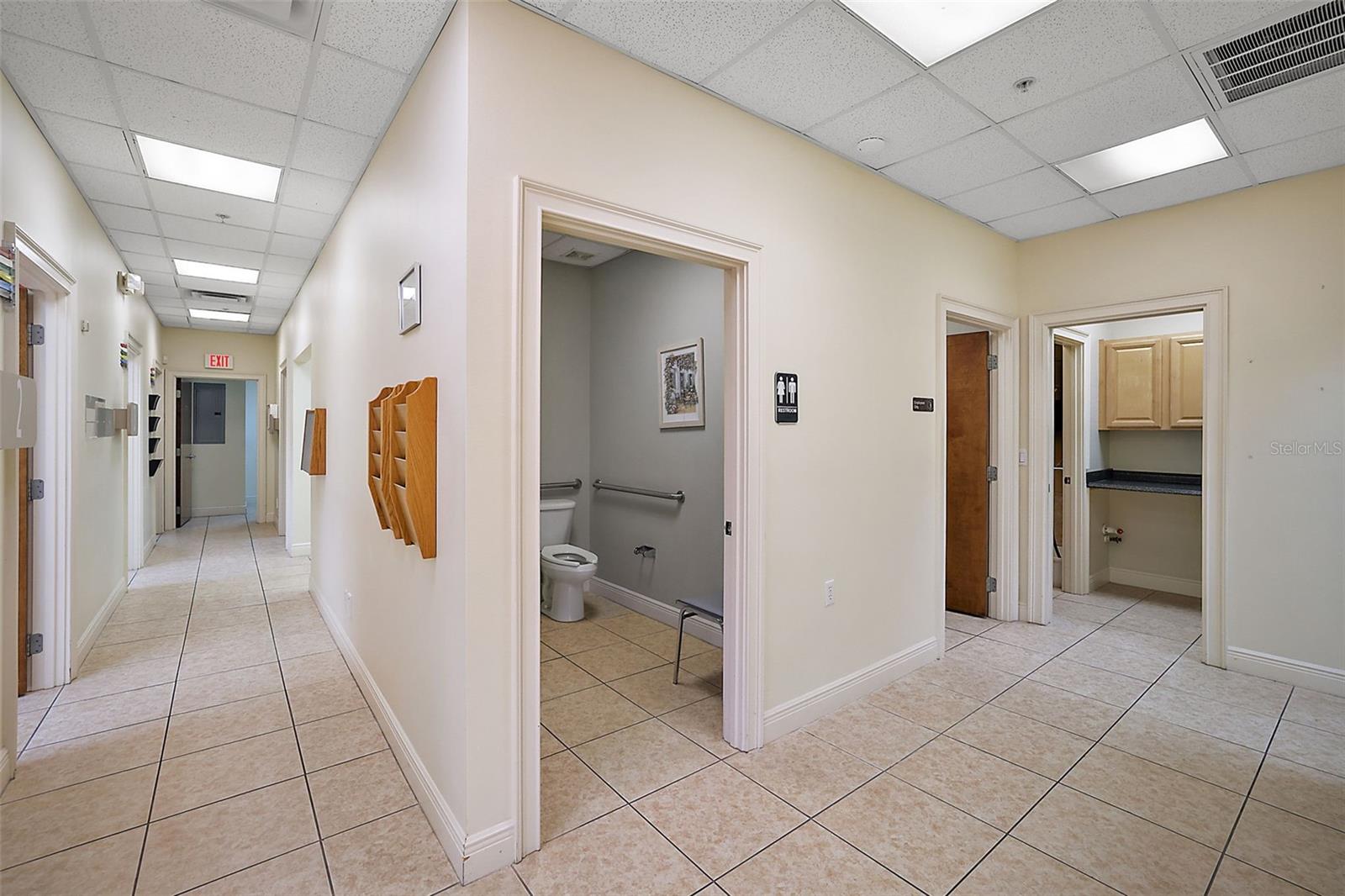 3651 LAKE CENTER DR, MOUNT DORA, FL, 32757