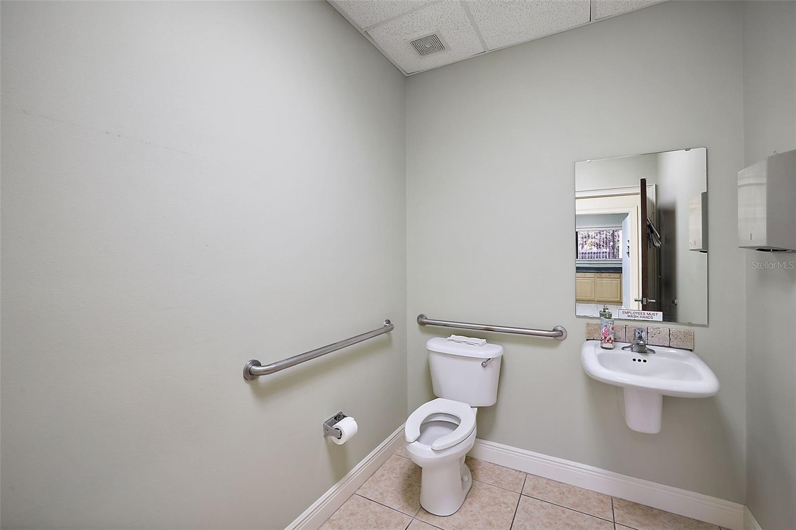 3651 LAKE CENTER DR, MOUNT DORA, FL, 32757