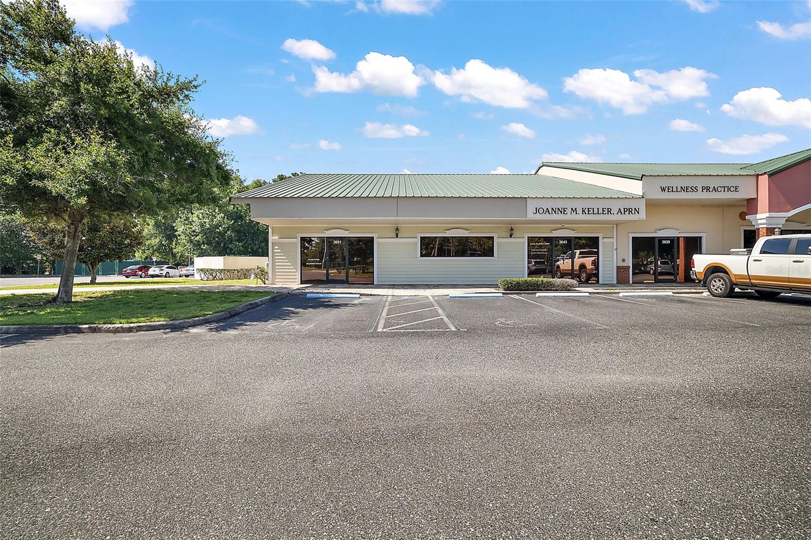 3651 LAKE CENTER DR, MOUNT DORA, FL, 32757