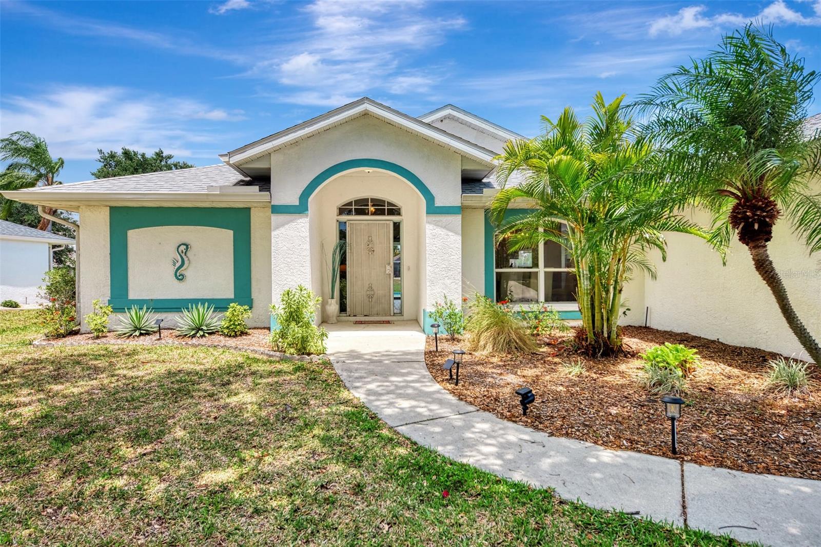136 LONG MEADOW LN, ROTONDA WEST, FL, 33947