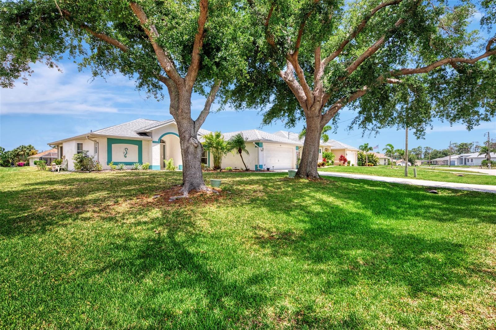 136 LONG MEADOW LN, ROTONDA WEST, FL, 33947