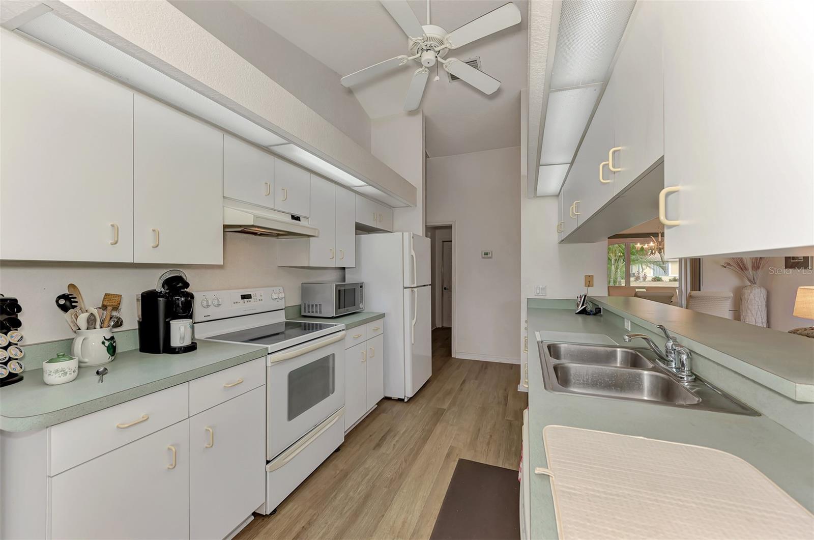 136 LONG MEADOW LN, ROTONDA WEST, FL, 33947