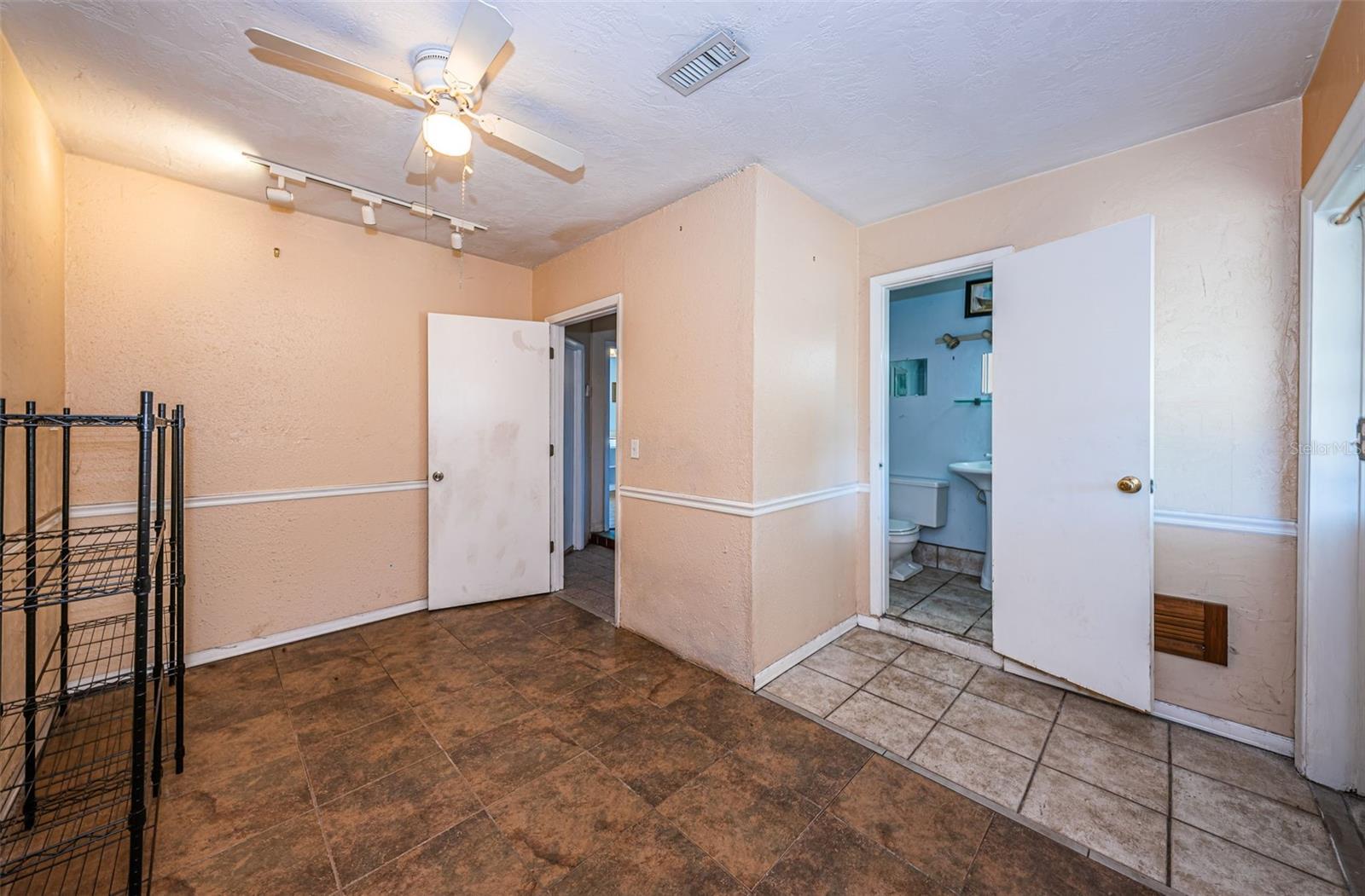 6975 301ST AVE N, CLEARWATER, FL, 33761