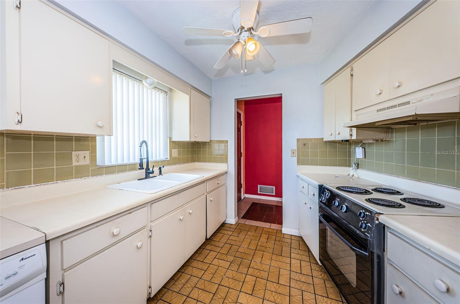6975 301ST AVE N, CLEARWATER, FL, 33761