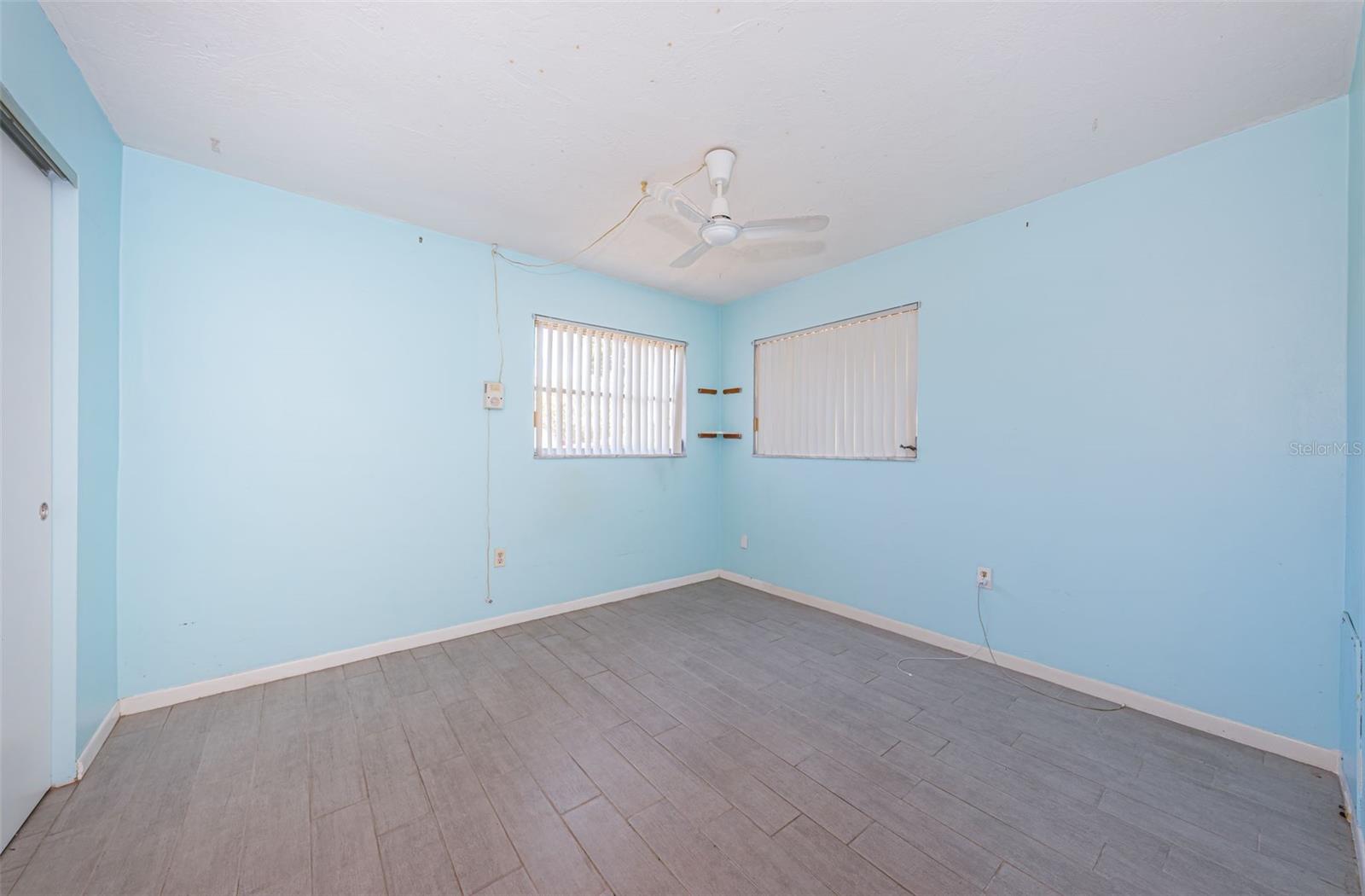 6975 301ST AVE N, CLEARWATER, FL, 33761