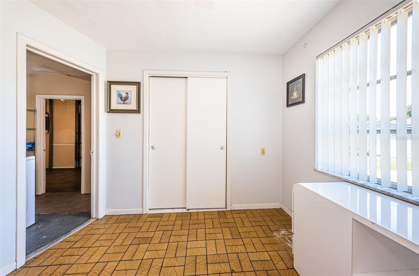 6975 301ST AVE N, CLEARWATER, FL, 33761