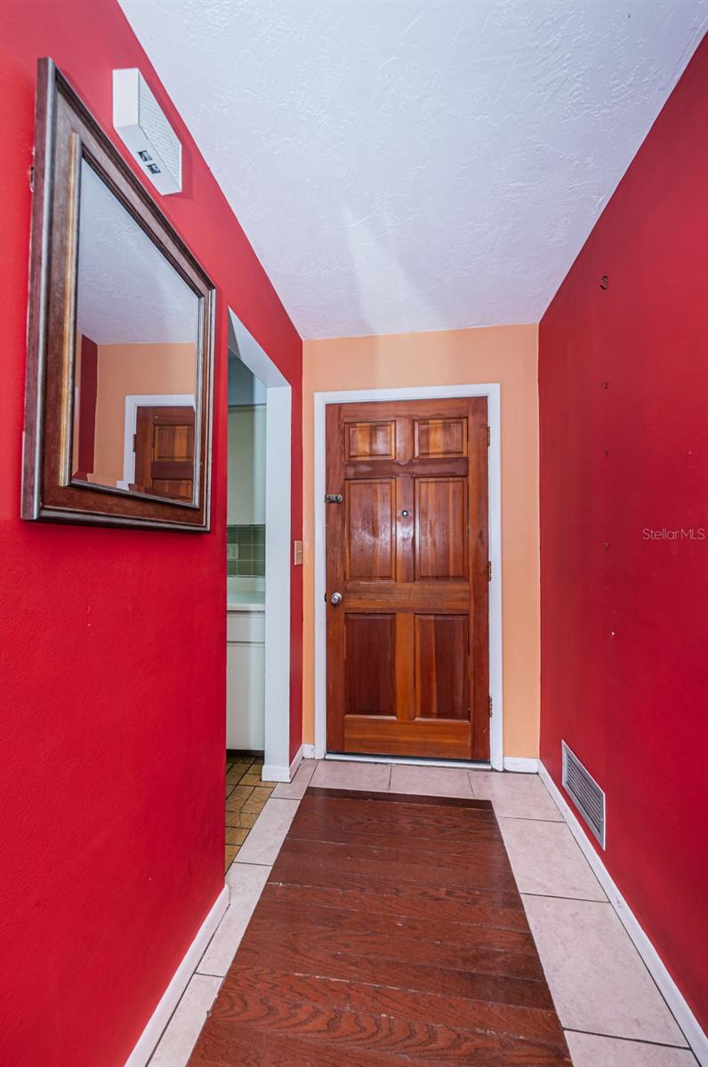 6975 301ST AVE N, CLEARWATER, FL, 33761