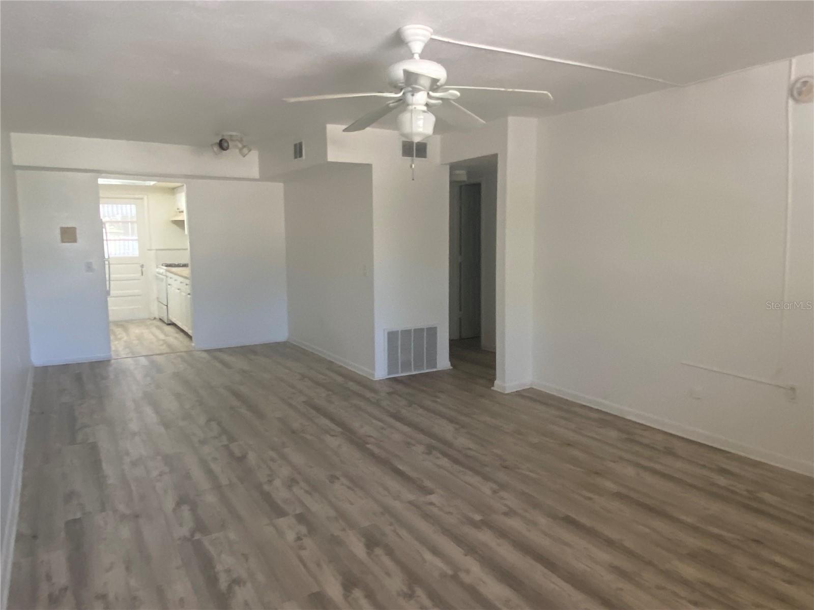 911 WASHINGTON AVE #212, LARGO, FL, 33770