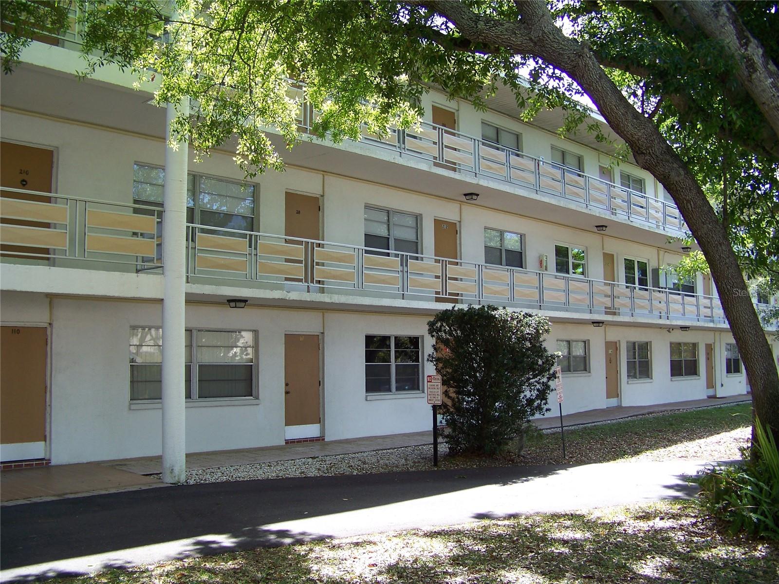 911 WASHINGTON AVE #212, LARGO, FL, 33770