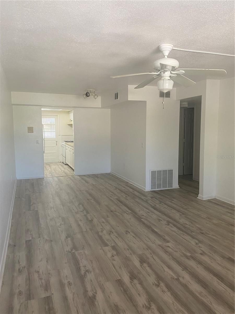 911 WASHINGTON AVE #212, LARGO, FL, 33770