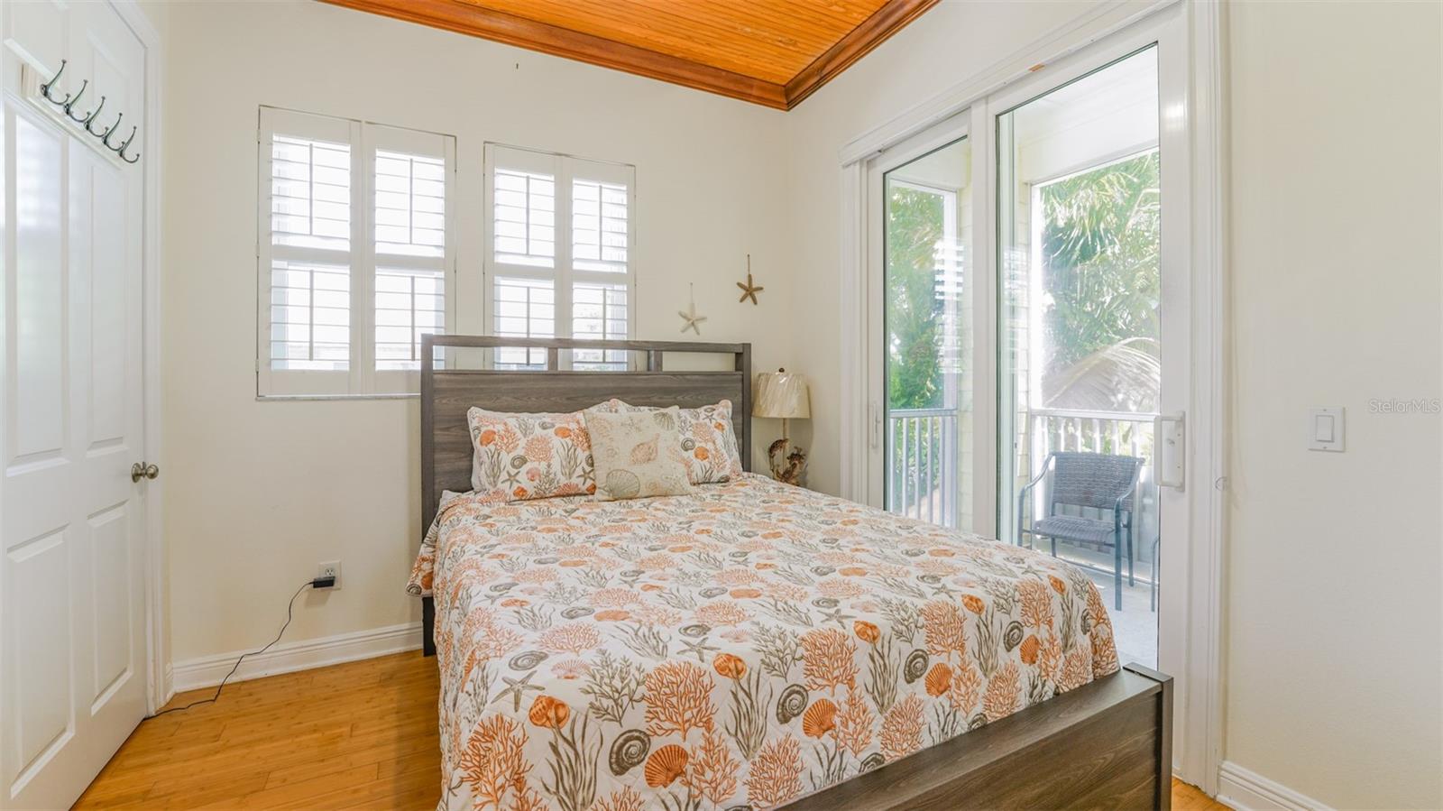2203 AVENUE C #B, BRADENTON BEACH, FL, 34217