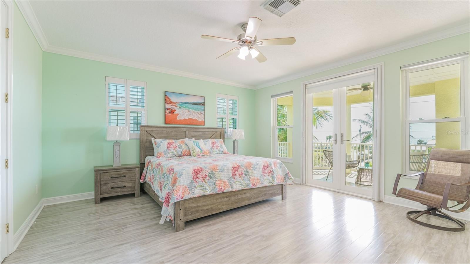 2203 AVENUE C #B, BRADENTON BEACH, FL, 34217
