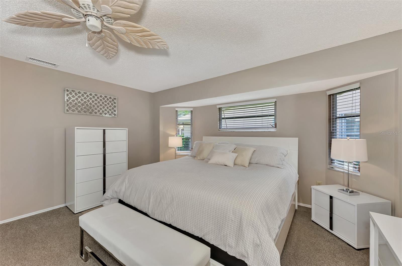 1567 WATERFORD DR, VENICE, FL, 34292