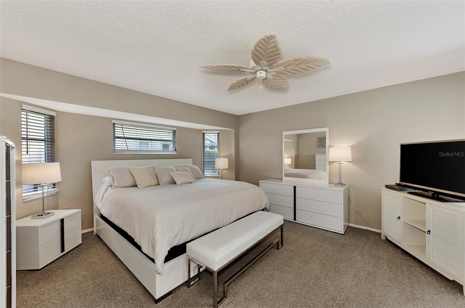 1567 WATERFORD DR, VENICE, FL, 34292