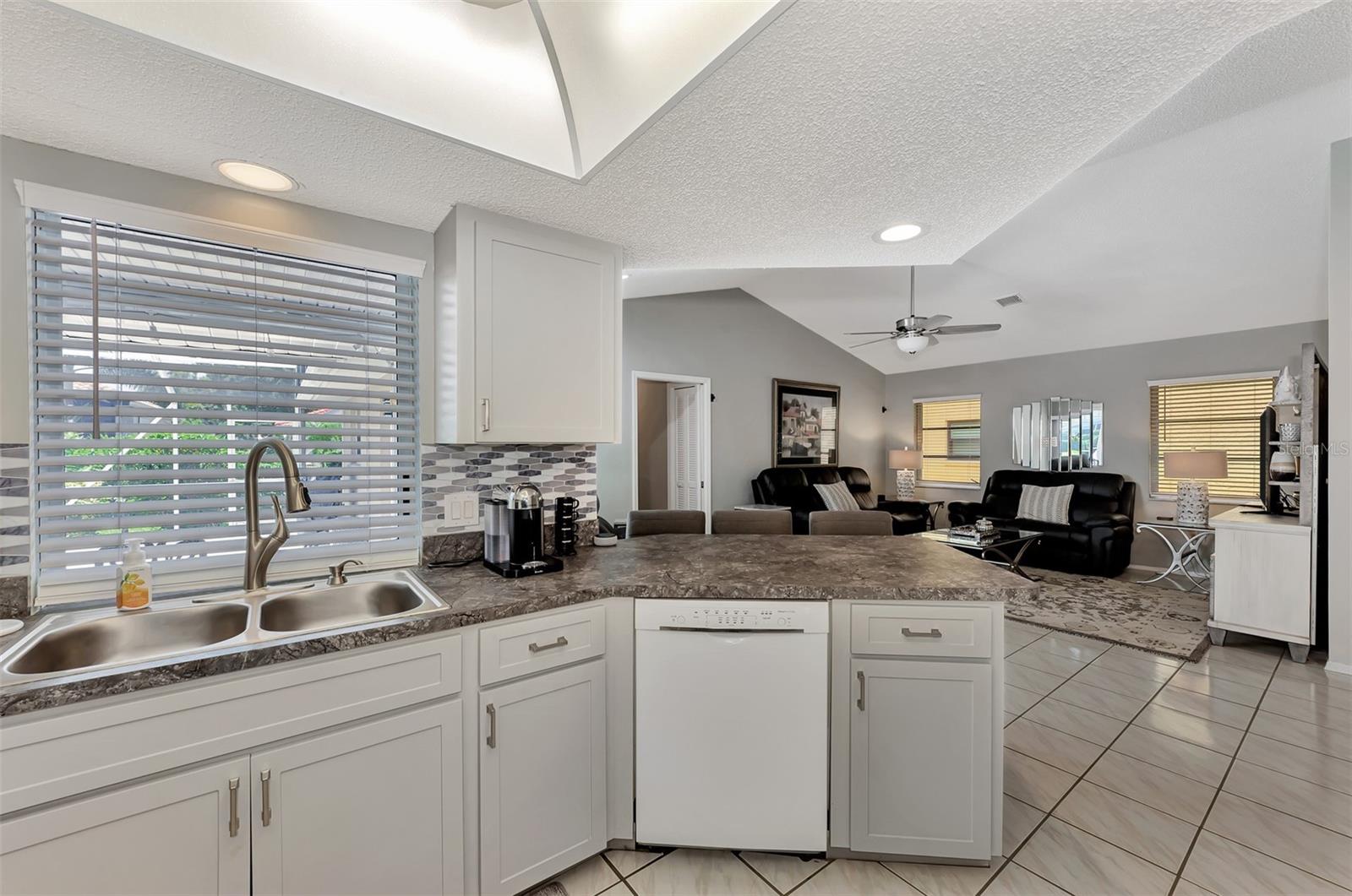 1567 WATERFORD DR, VENICE, FL, 34292