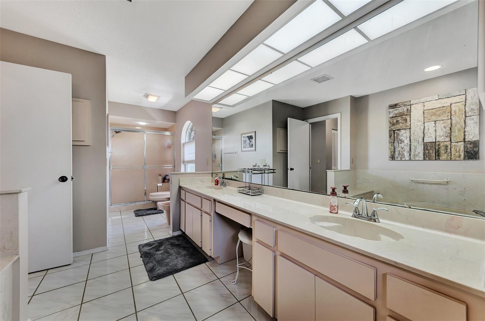 1567 WATERFORD DR, VENICE, FL, 34292