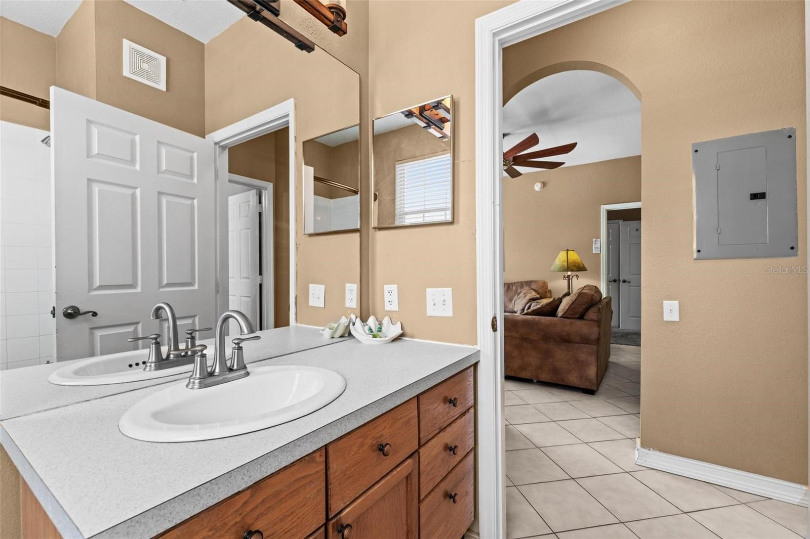 8101 COCONUT PALM WAY #203, KISSIMMEE, FL, 34747