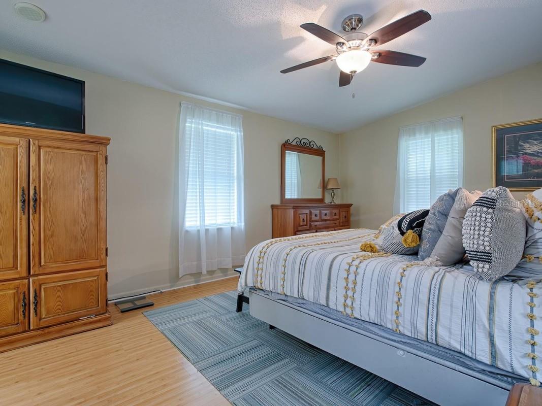 1550 HILLCREST DR, THE VILLAGES, FL, 32159