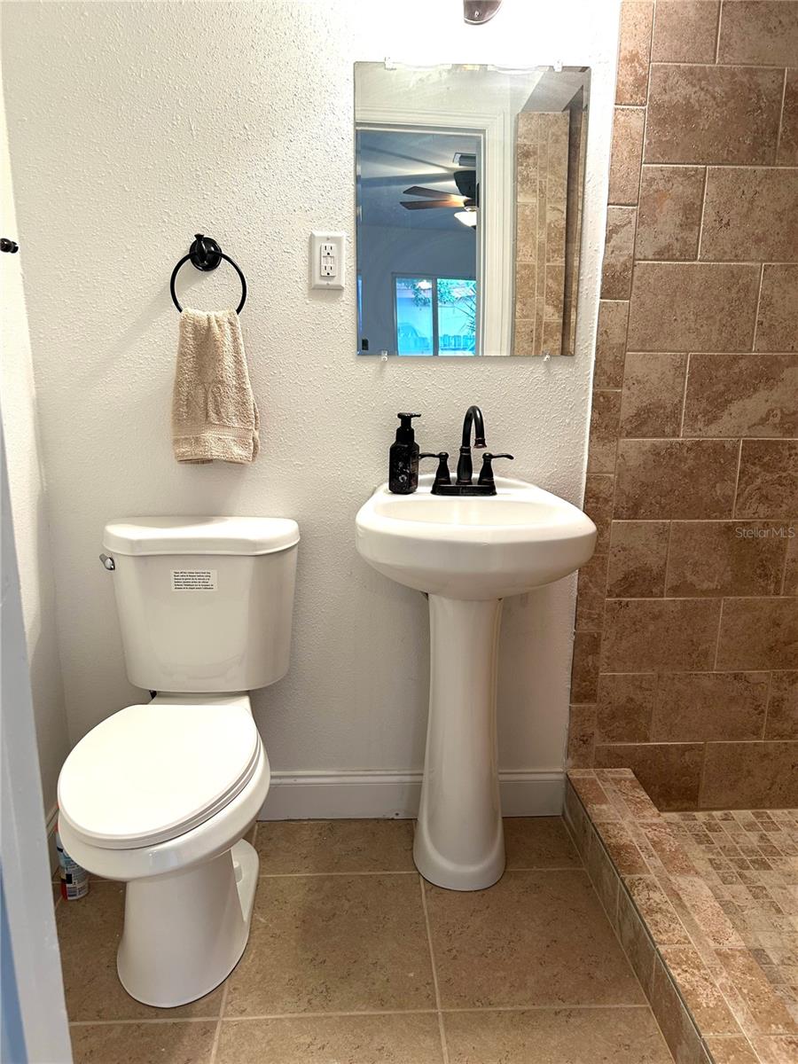 A4612052 Property Photo
