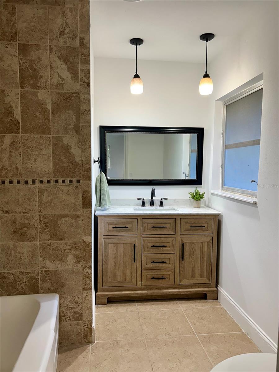 A4612052 Property Photo