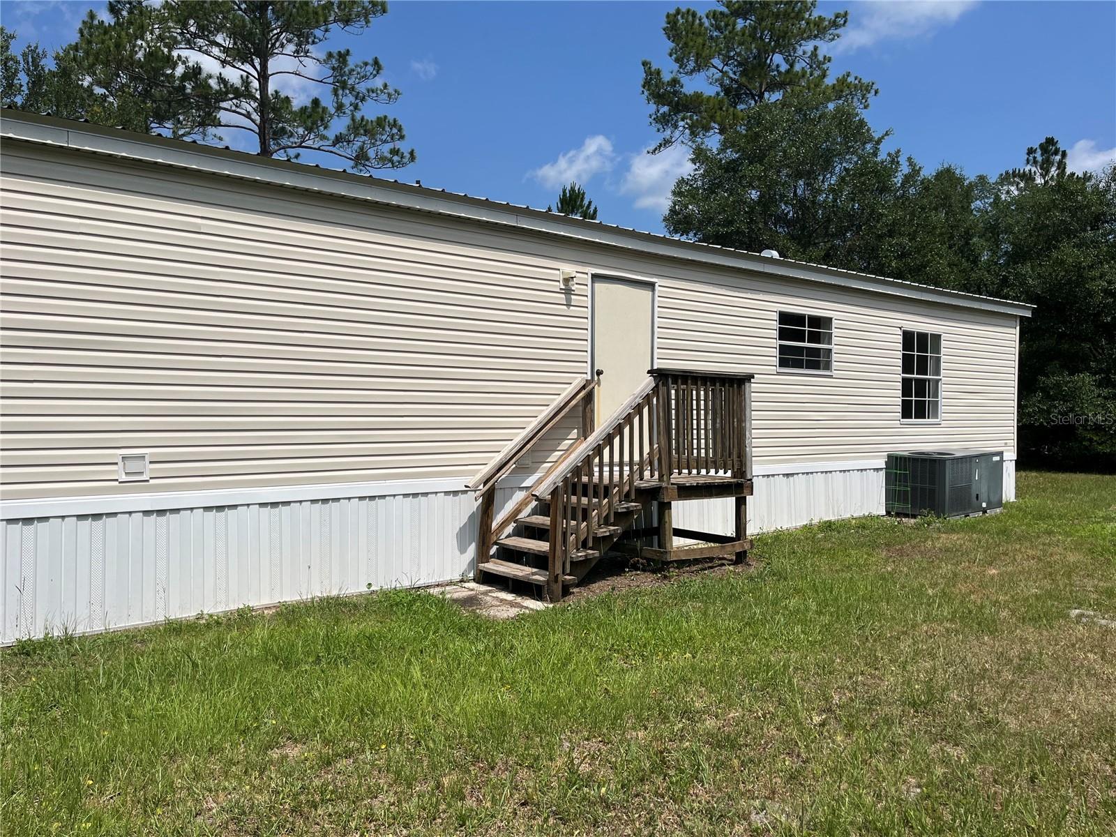 10350 BECKENGER AVE, HASTINGS, FL, 32145