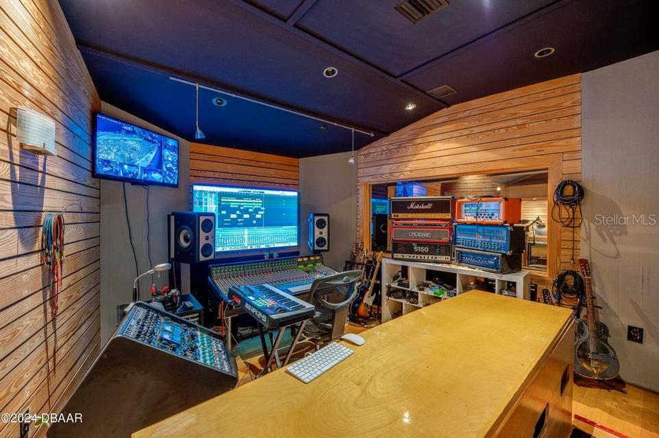 2250 N VOLUSIA AVE, ORANGE CITY, FL, 32763