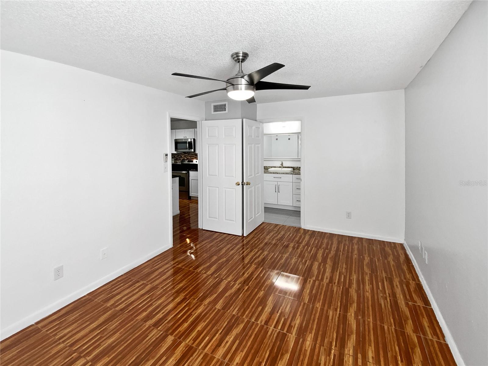 4350 PERKINSHIRE LN #111, ORLANDO, FL, 32822