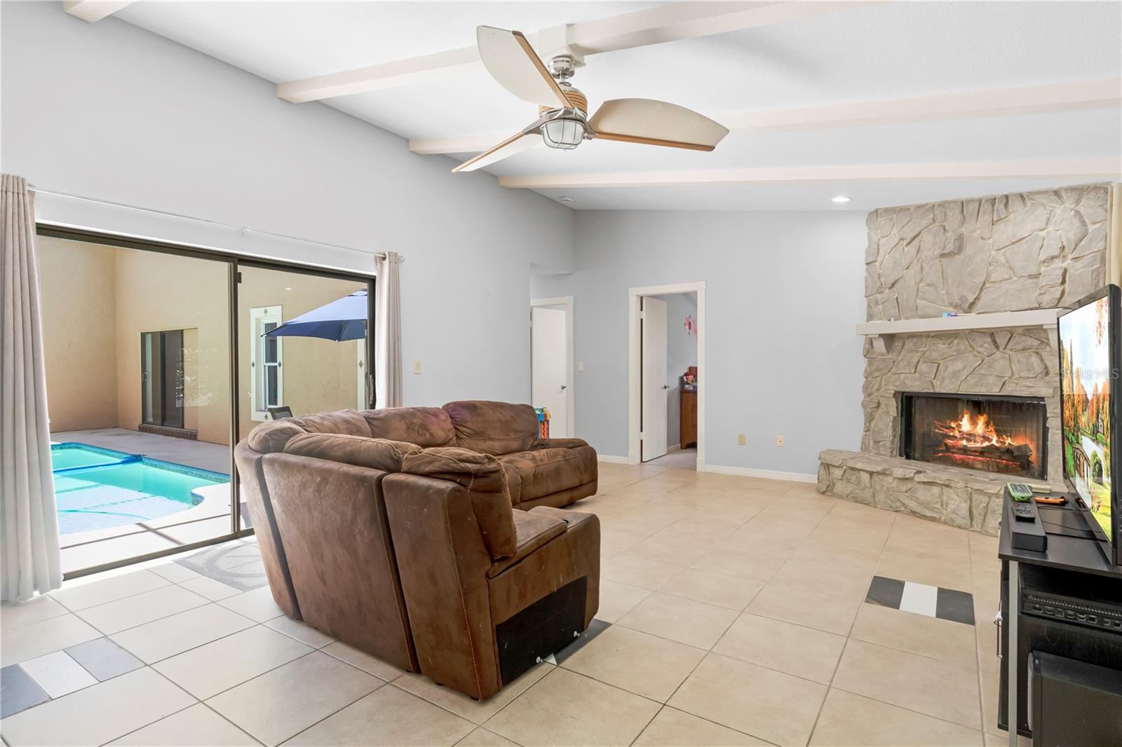 2504 HIBISCUS DR W, BELLEAIR BEACH, FL, 33786