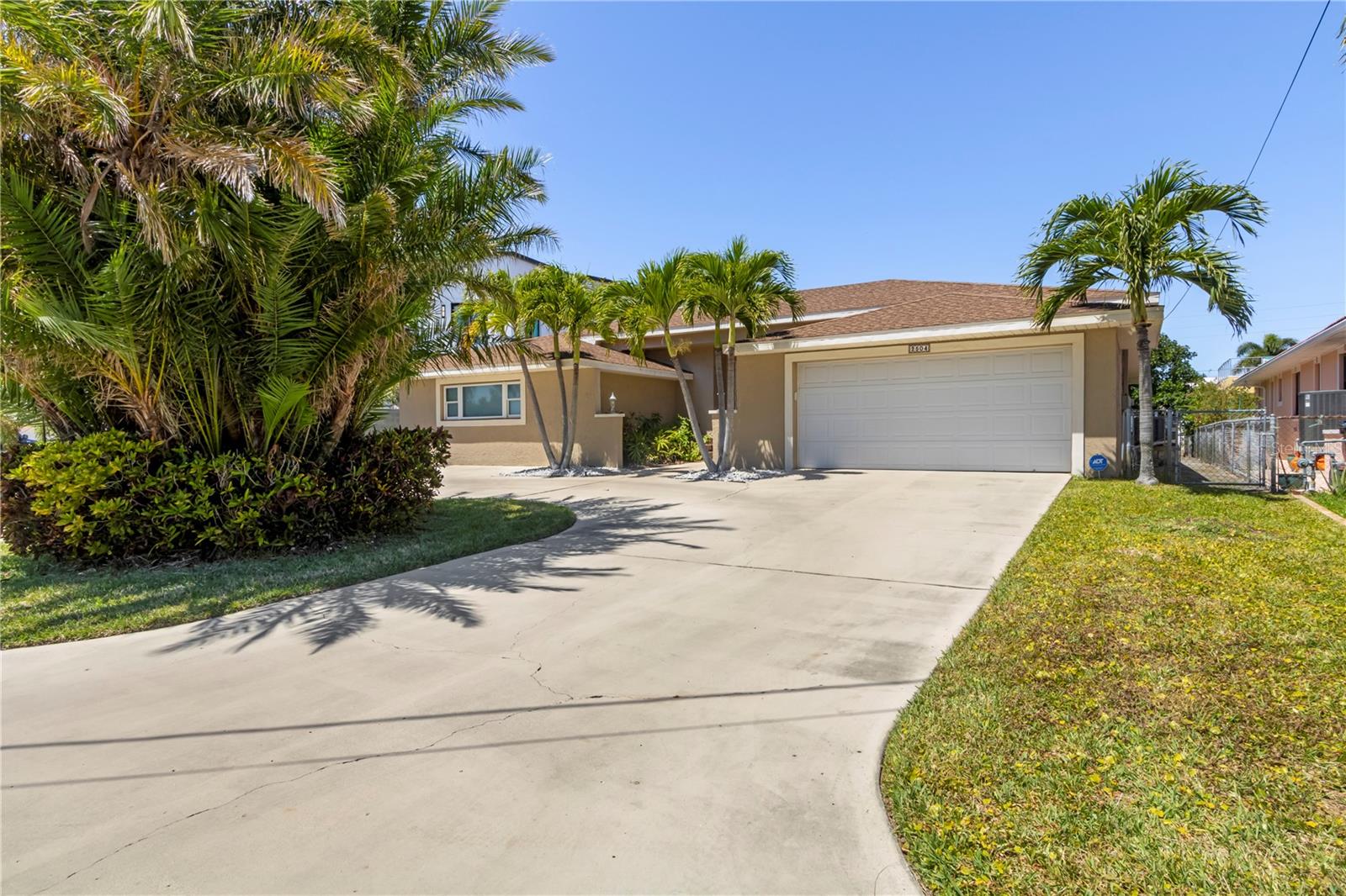 2504 HIBISCUS DR W, BELLEAIR BEACH, FL, 33786