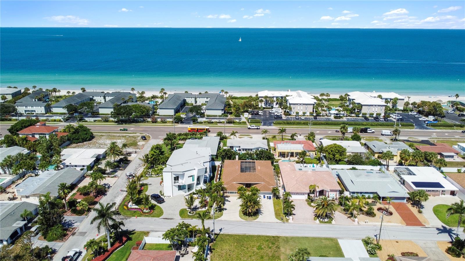 2504 HIBISCUS DR W, BELLEAIR BEACH, FL, 33786