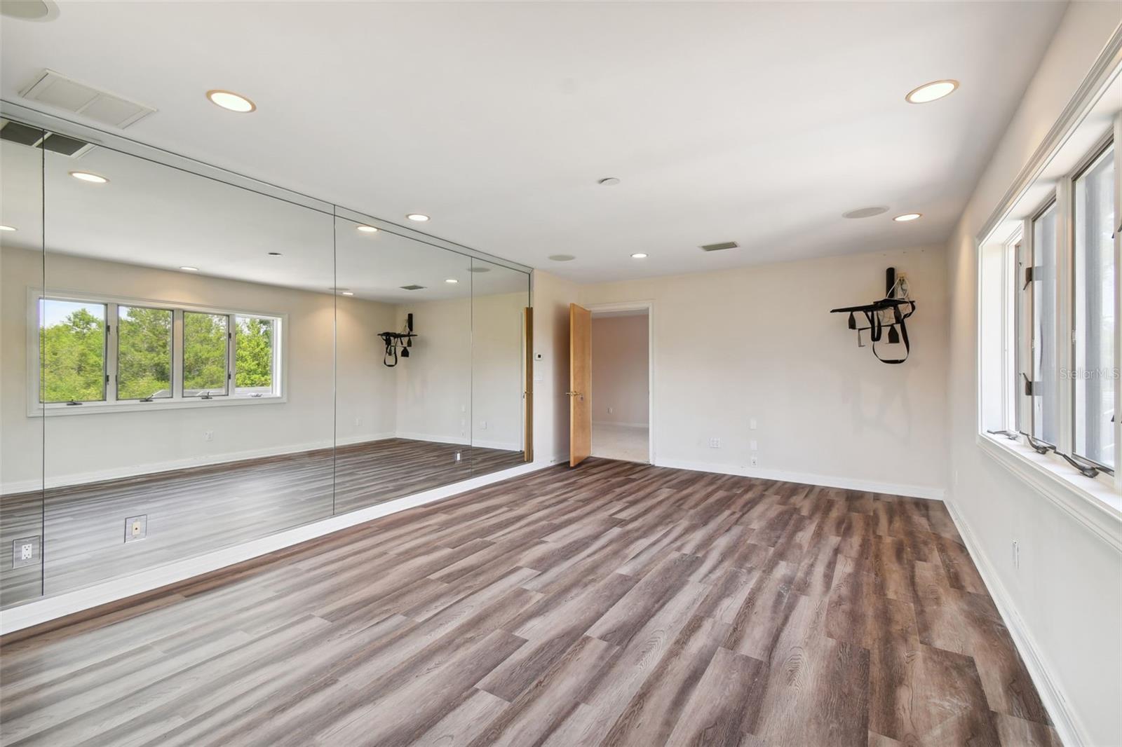 6109 WATERS WAY, WEEKI WACHEE, FL, 34607