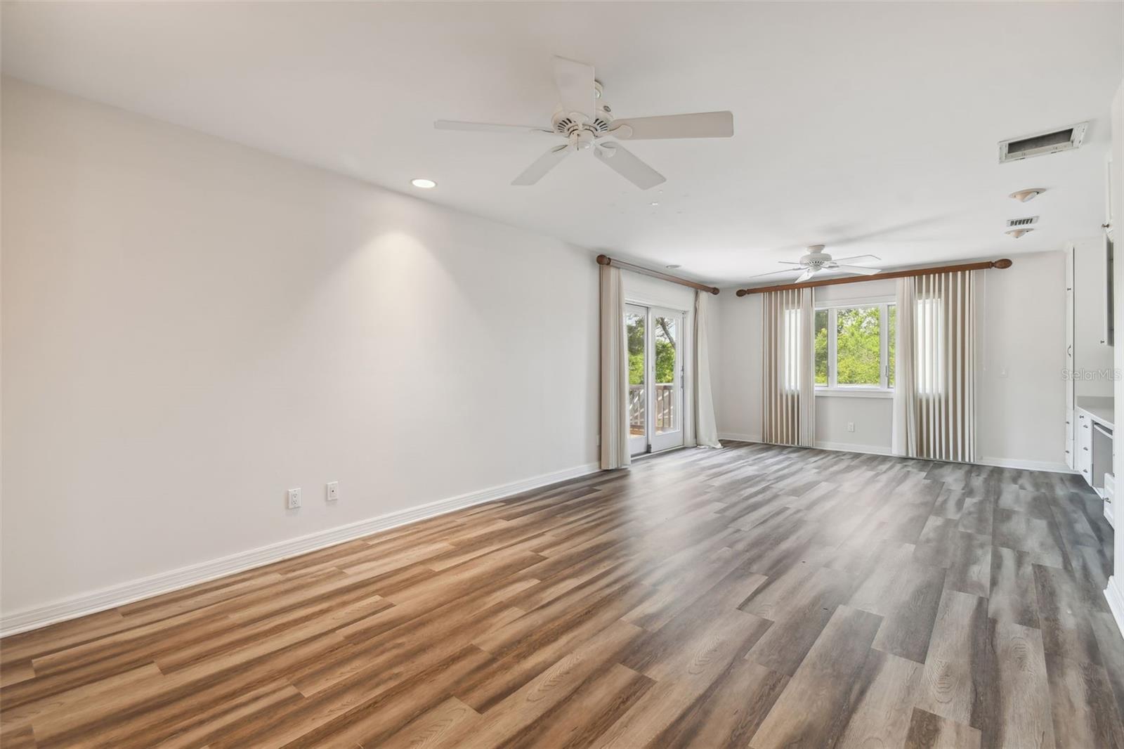 6109 WATERS WAY, WEEKI WACHEE, FL, 34607