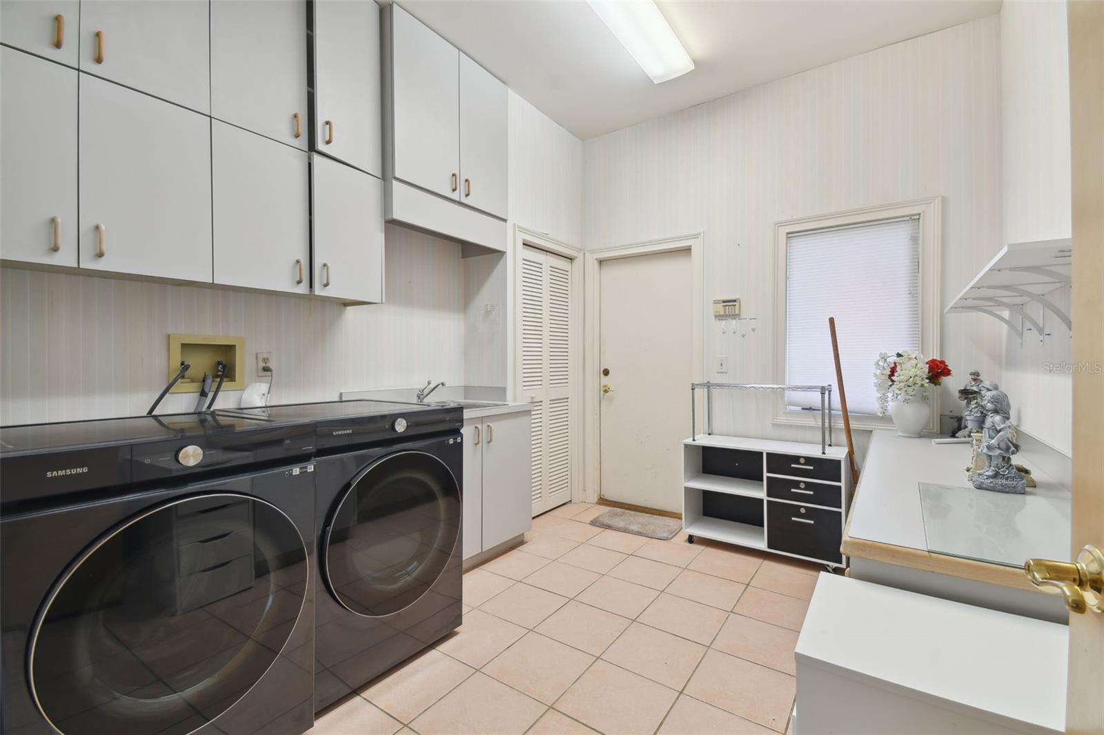 6109 WATERS WAY, WEEKI WACHEE, FL, 34607